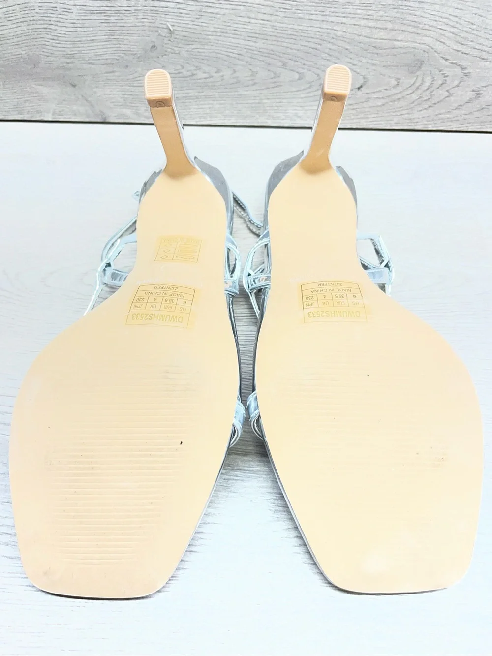 Dream Pairs sleek metallic